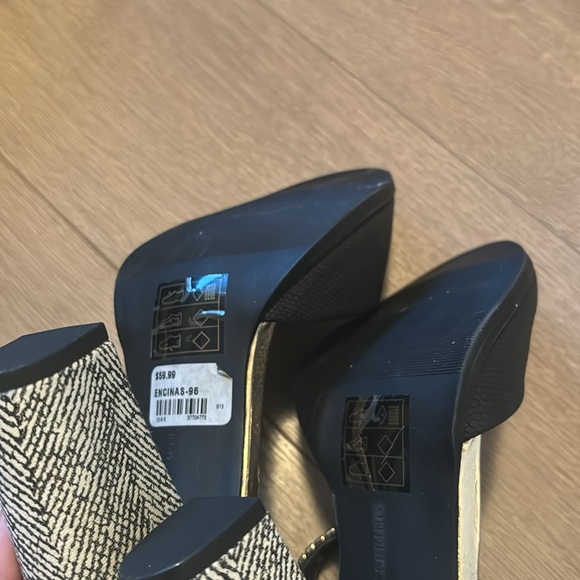 NEW Call it Spring Black and White Ankle Strap Heeled Sandal - Picture 3 of 6